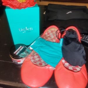 VERY VGUC Poppy Tieks Size 9